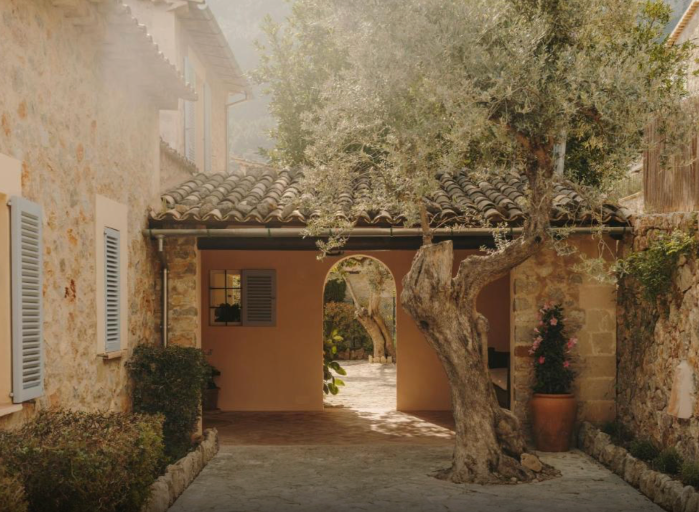Yoga & Mendaki di Jantung Tramuntana – Mallorca - Deià - 8 Hari